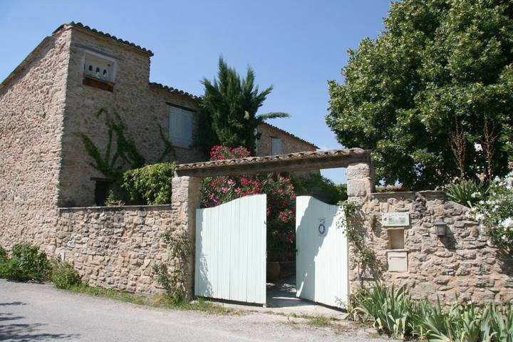 Chambre d’hôte pour 2 personnes, avec jardin ainsi que piscine et terrasse, adapté aux familles dans les Alpes-de-Haute-Provence - 2