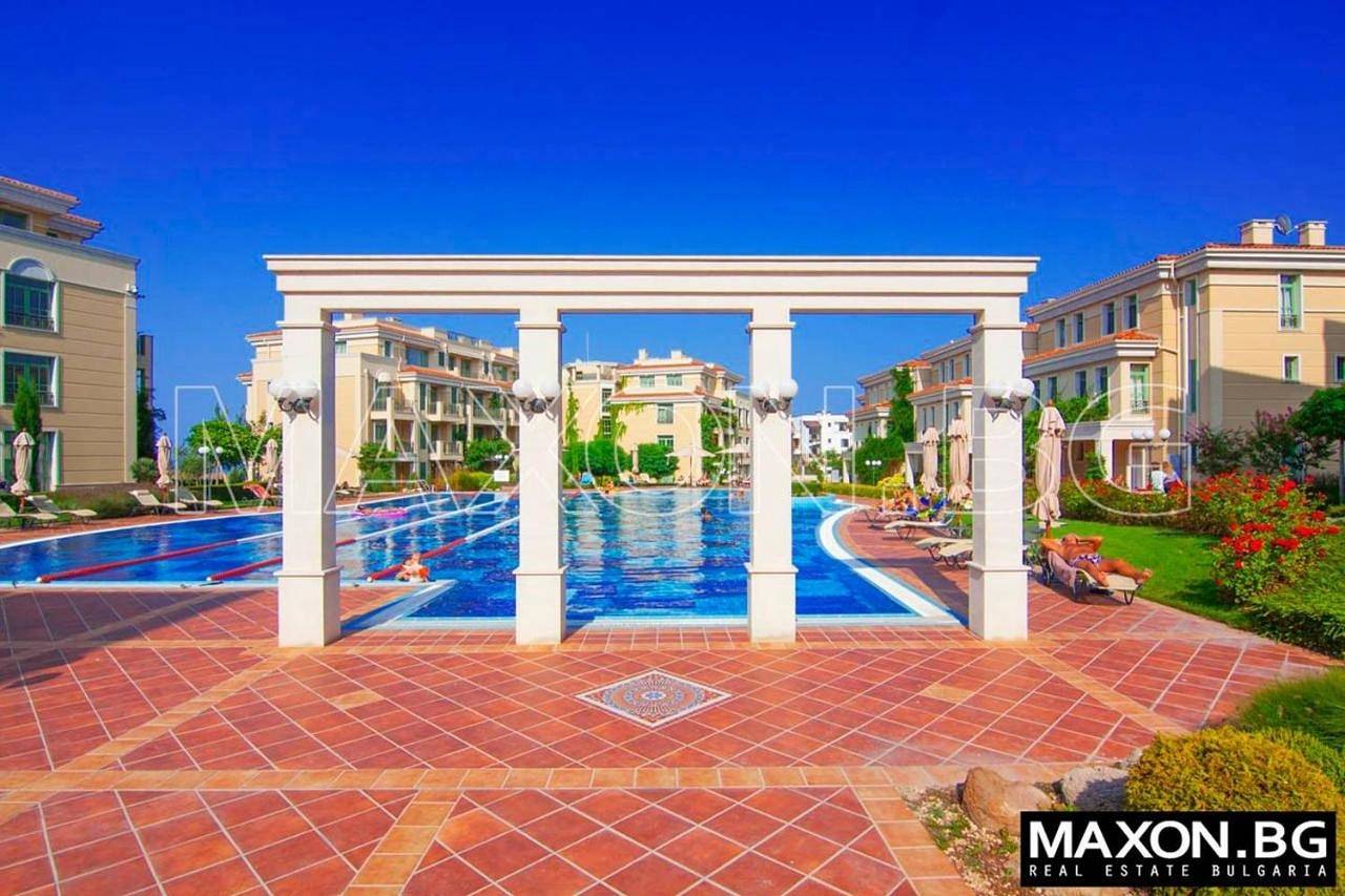 Cały apartament, Flores Garden Sea View Apartment With Balcony in Chernomorets, Obwód Burgas