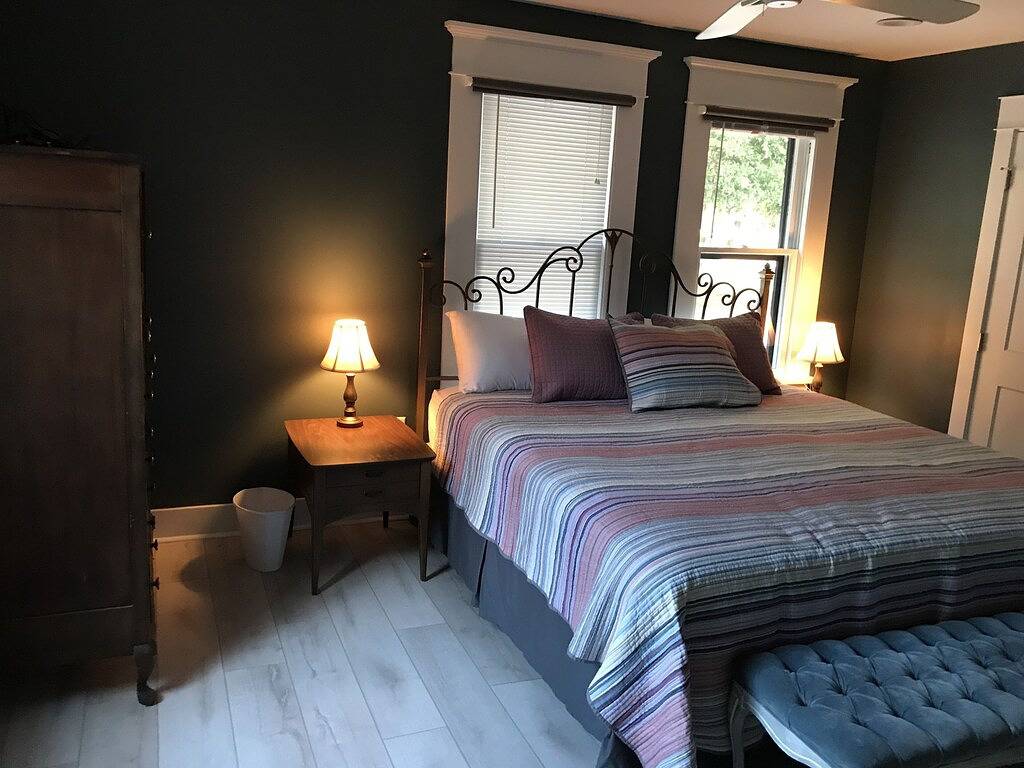 Royellou Haus (3Br 2Ba) in Mount Dora, Lake County