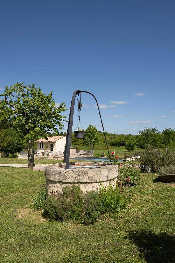 Two-Bedroom House in Tauriac, Région de Blaye