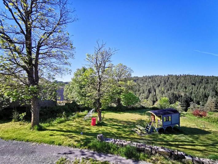 Location de vacances pour 14 personnes, avec jardin et vue, animaux acceptés à Lapte - 3