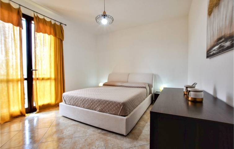 190 sq. ft. apt 2km to beach w/ AC, parking, terrace & kitchen in Custonaci, Provincia de Trapani