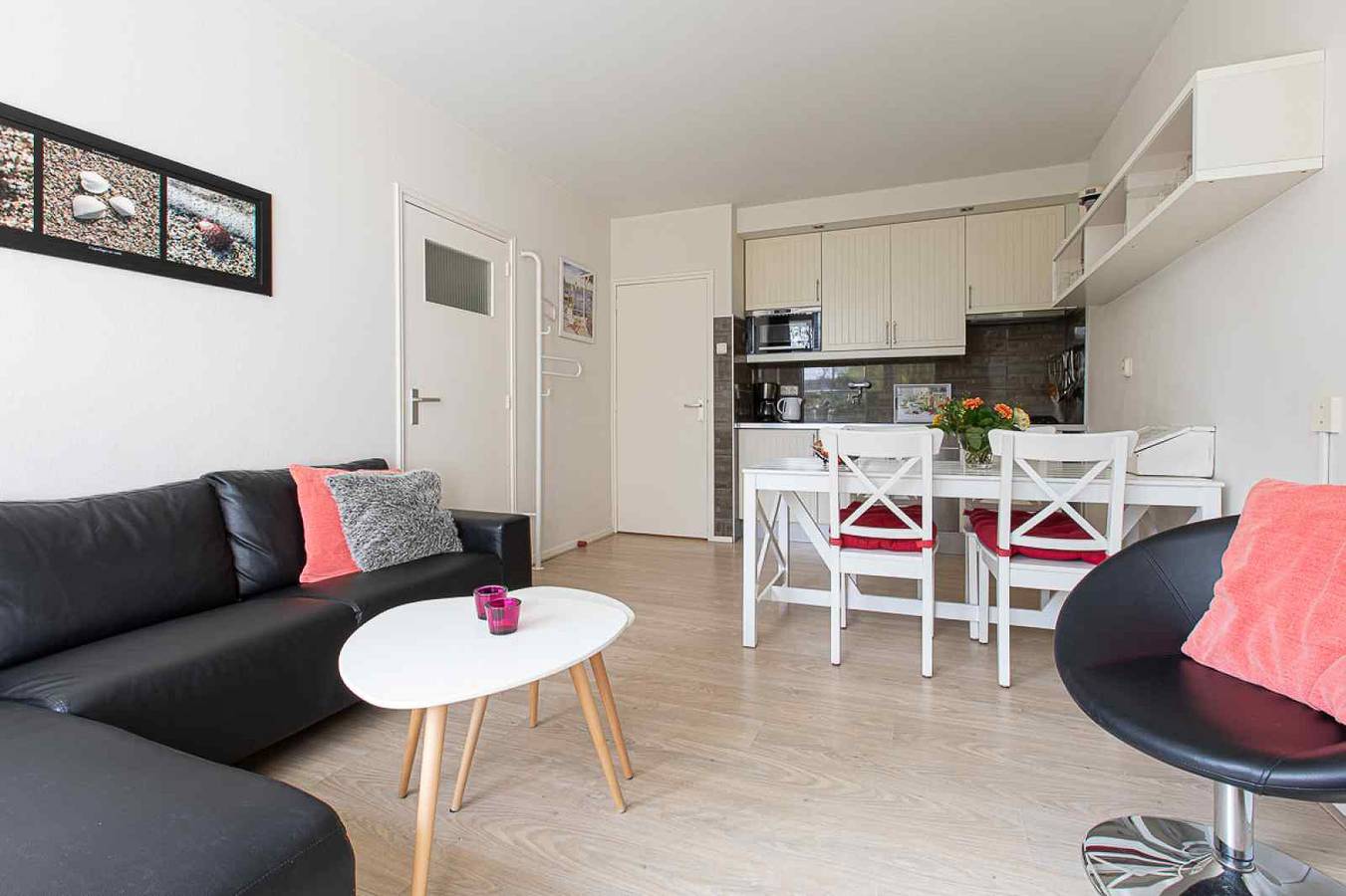 Geheel appartement, Leuk 4-persoons vakantieappartement parterre in Oostkapelle 700m van het strand. in Oostkapelle, Walcheren