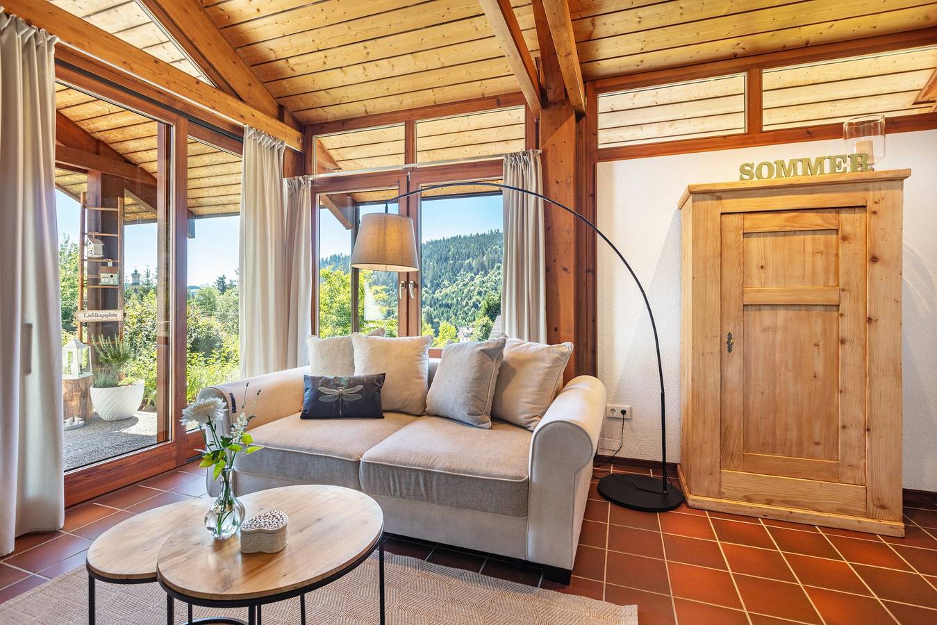 Ganze Wohnung, Haus Galerie – Einzigartige Ferienwohnung über 3 Etagen, am Bach, mit Terrasse, 2 Bäder & Galerie in St. Blasien, Südschwarzwald
