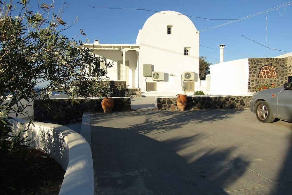 Santorini Summer Lovers House Or House Of Immortals in Santorini