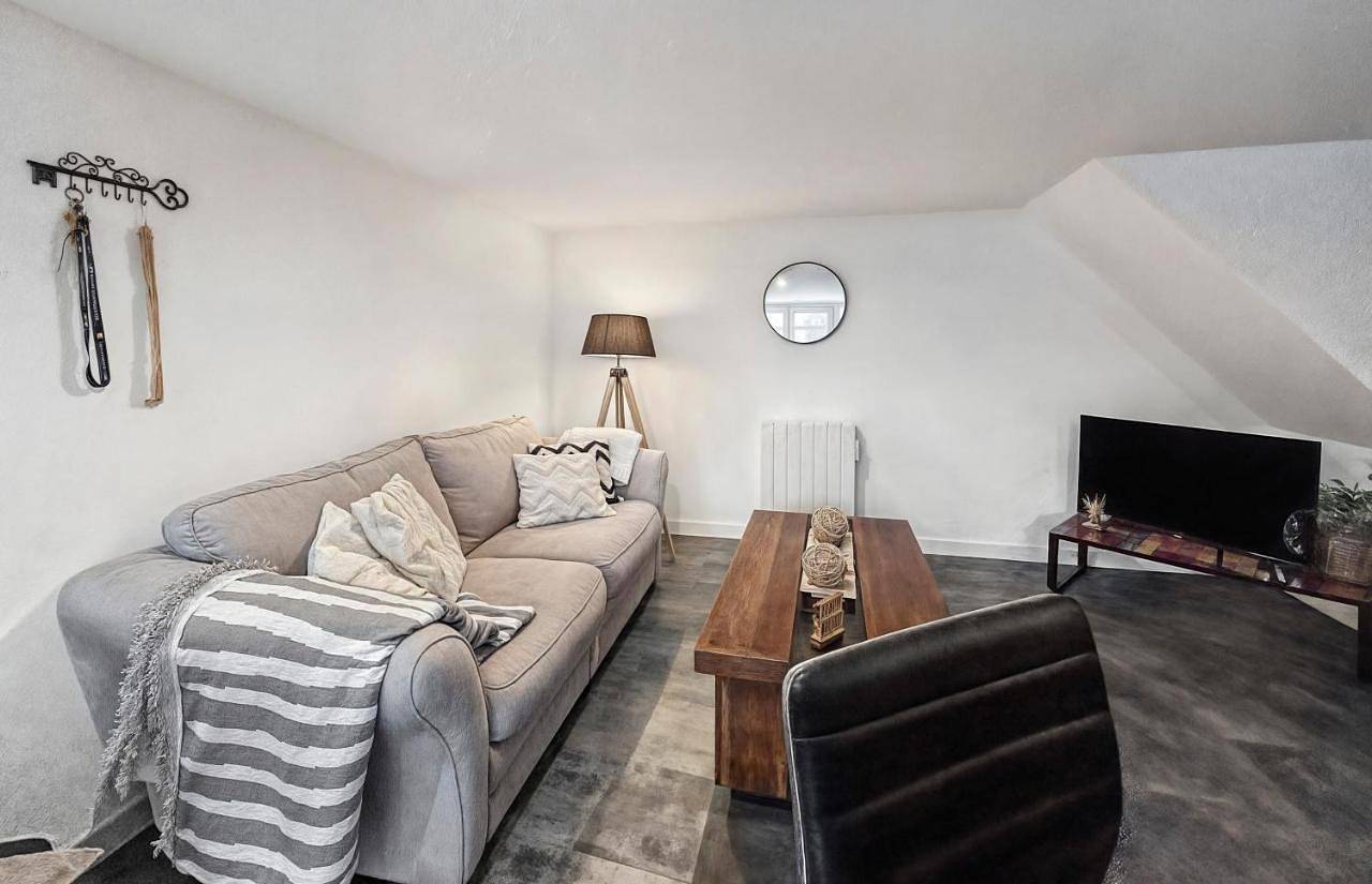 Two-Bedroom House in Véranne, Parc Naturel Régional du Pilat