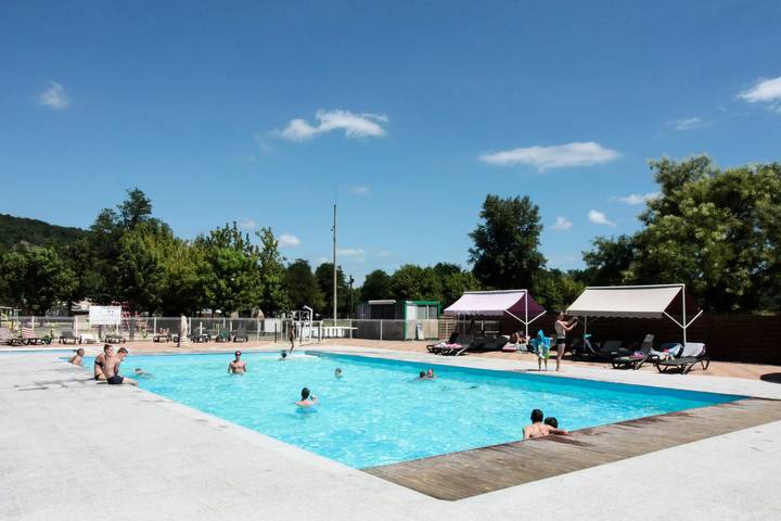 Camping pour 4 personnes, avec terrasse et piscine en Dordogne - 3