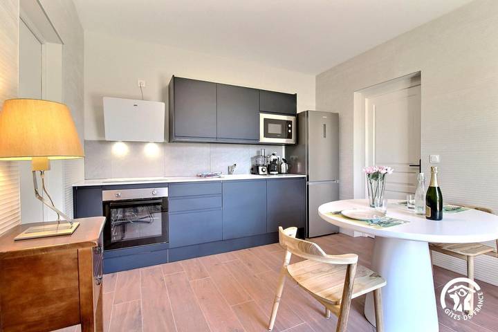 Gîte pour 2 personnes, avec terrasse ainsi que piscine et jardin à Baden (France) - 2