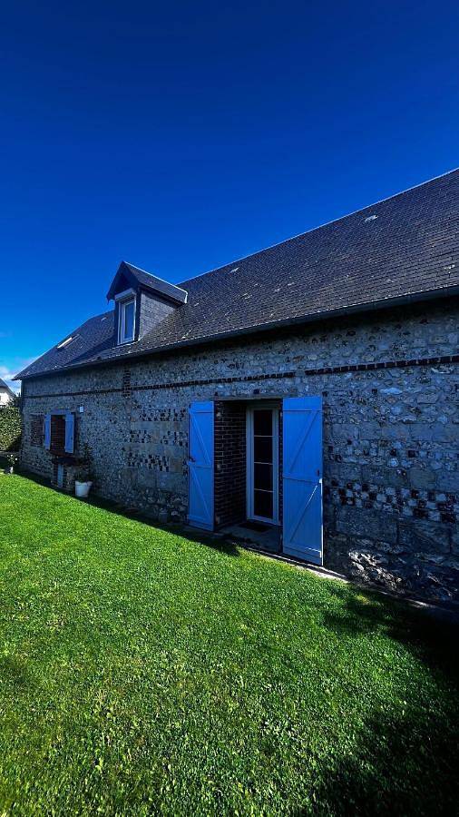 Location de vacances pour 6 personnes, avec vue et jardin à Saint-Martin-aux-Buneaux
