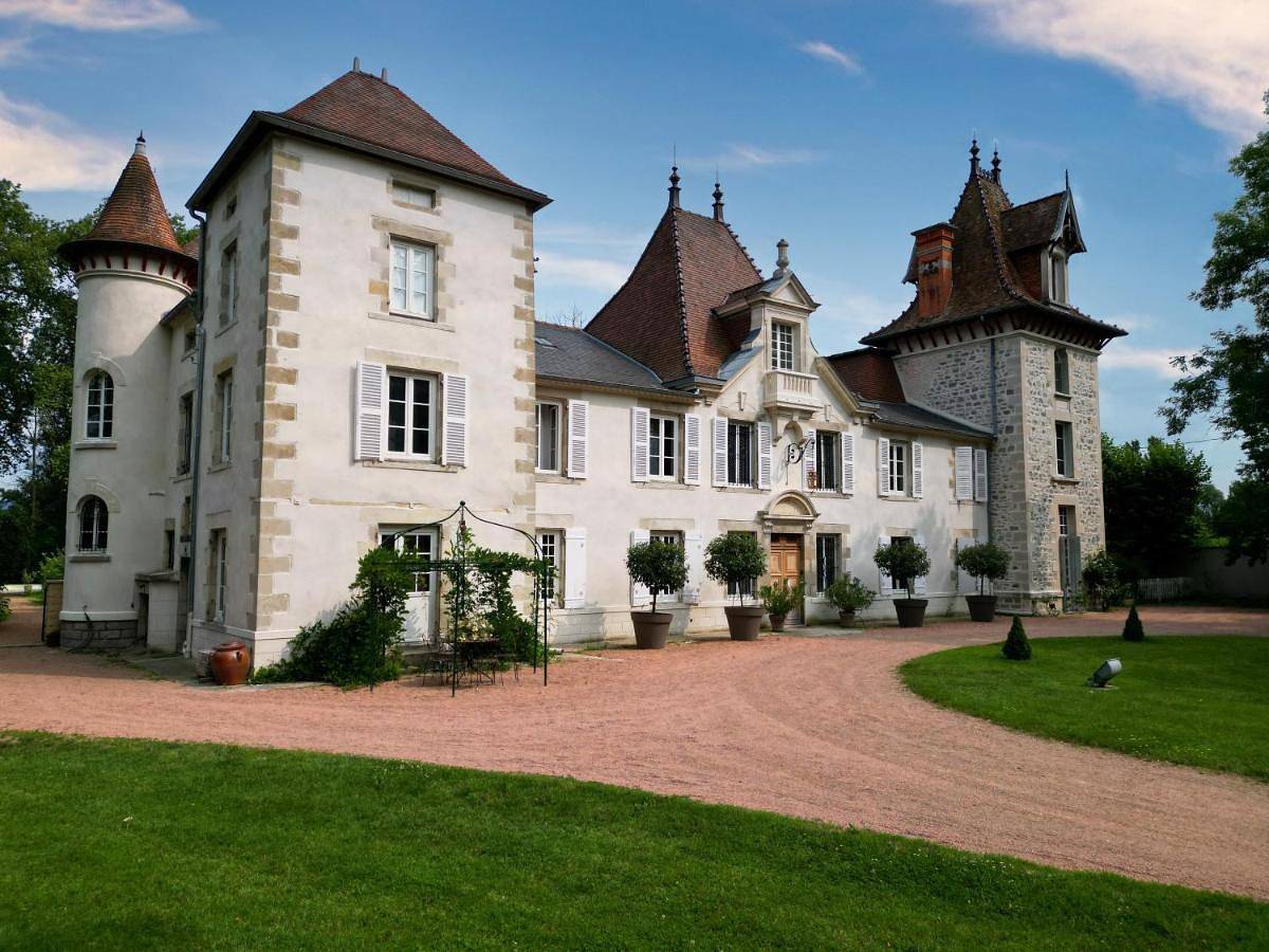Two-Bedroom Cottage in Saint-Priest-Bramefant, Puy-de-Dôme