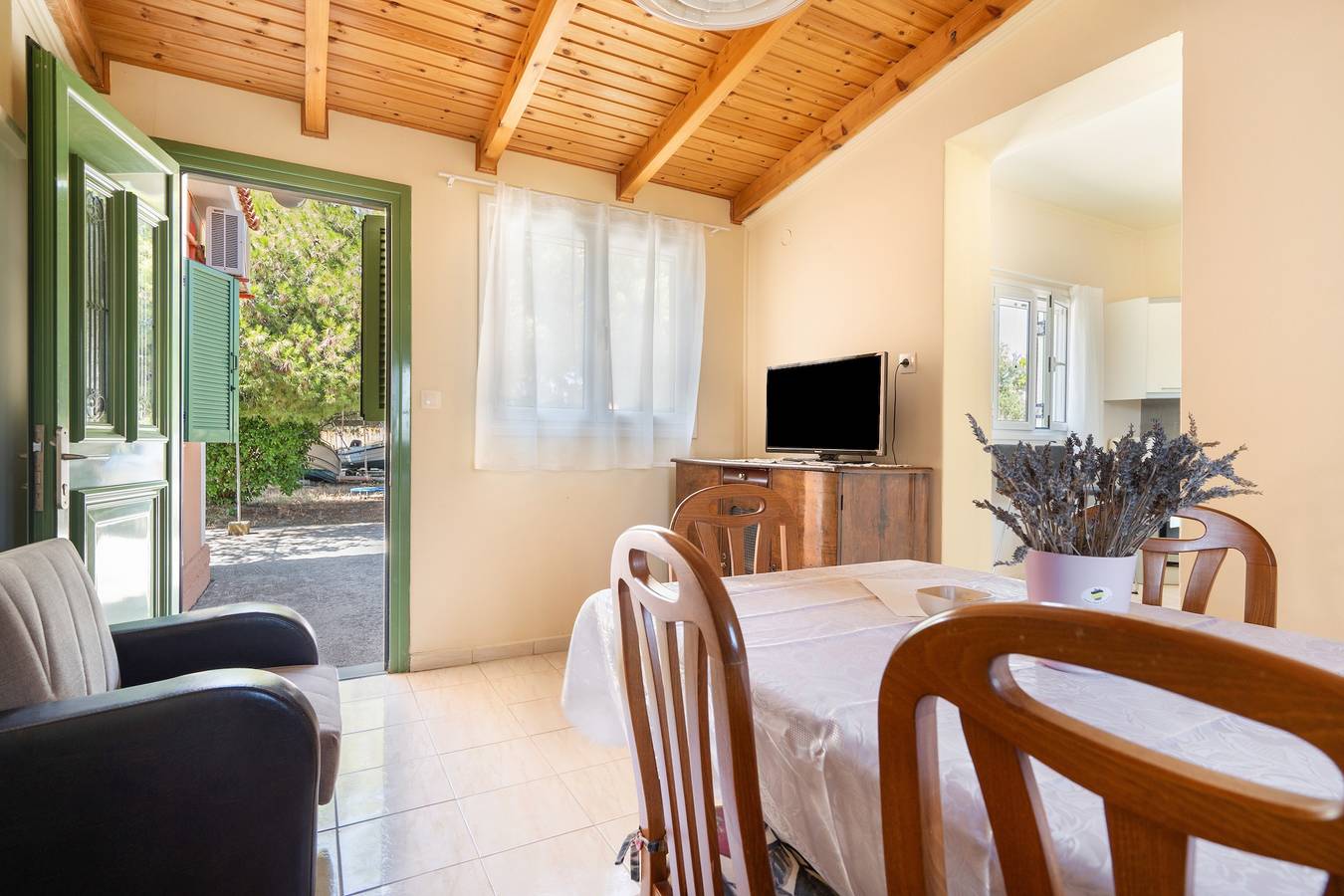 Country House 'Avra' with Private Terrace, Wi-Fi and Air Conditioning in Kefalonia
