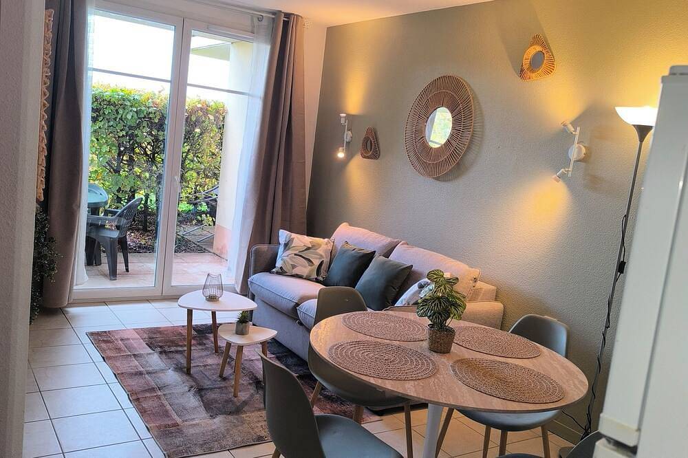 Appartement entier, Au calme, Appartement à 5 mn de Beaune, piscine, sauna, à proximité du Golf in Levernois, Région de Beaune