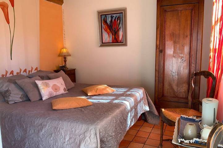 Chambre d’hôte pour 2 personnes, avec jardin dans le Calvados