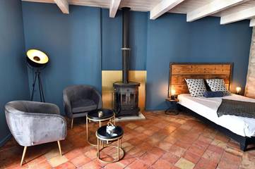 Gîte pour 2 personnes, avec jardin ainsi que vue et terrasse à Labeaume