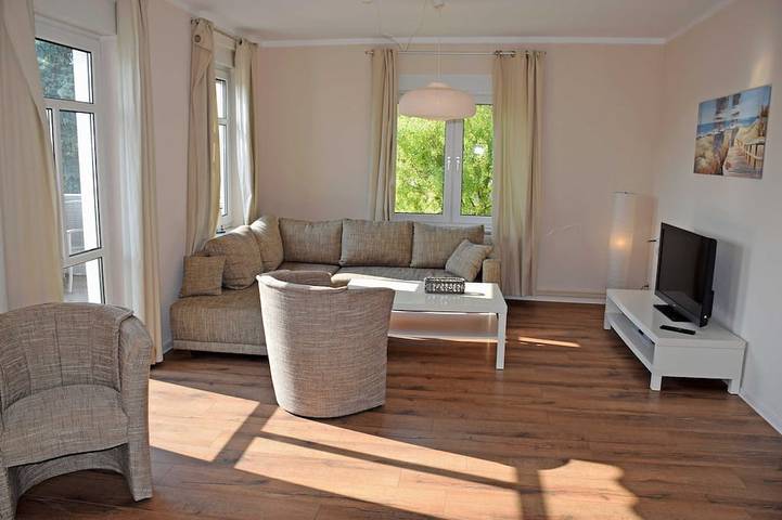 Ganze Wohnung, Ferienwohnung im Ostseebad Göhren (01) - Ferienwohnung mit Balkon (01) in Göhren, Rügen