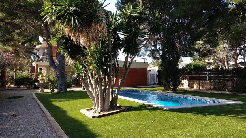 Maison de vacances pour 10 personnes, avec Balcon et Terrasse ainsi que Jardin et Vue à Calafat