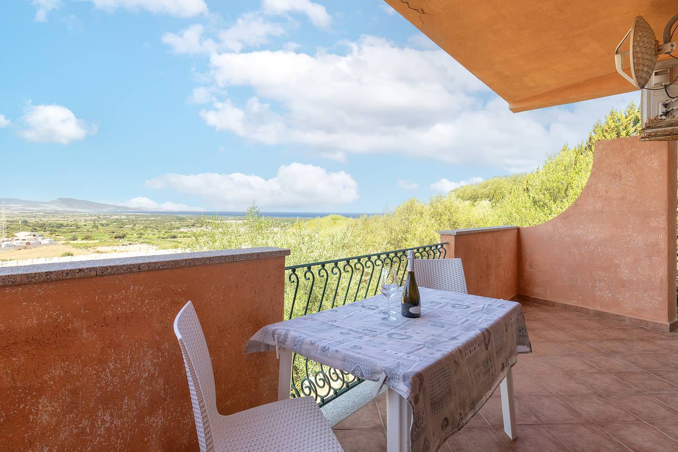 Ferienhaus 'Calypso Sea View Holiday House' mit Meerblick, Wlan und Klimaanlage in Badesi, Olbia-Tempio