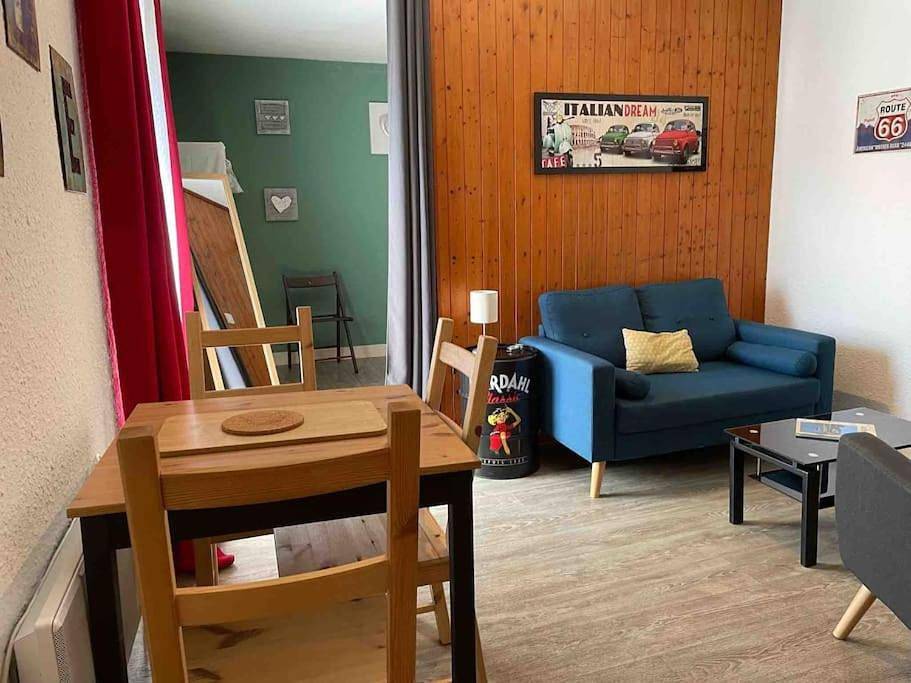 Appartement entier, One-Bedroom Apartment in Dol-de-Bretagne, Région de Saint-Malo