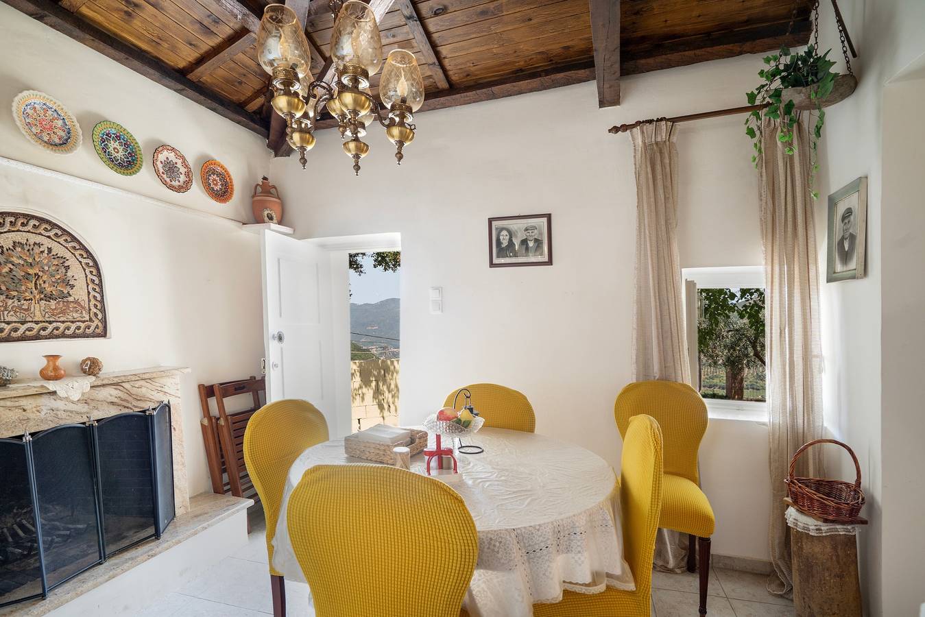 Giannis Mountain House — Bergstilte, uitzicht & privé tuin vlakbij Aigio in Achaia