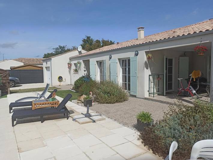 Chambre d’hôte pour 4 personnes, avec Terrasse et Jardin ainsi que Piscine et Vue en Charente-Maritime - 4