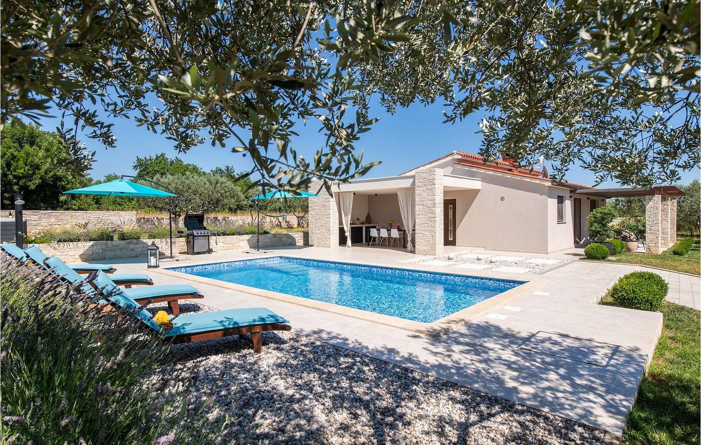 Gemütliche 2-Zimmer-Wohnung mit Pool, WLAN und Strand in der Nähe in Marčana, Südküste Istrien