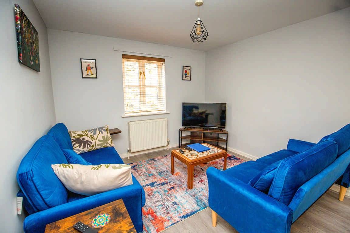 House Sleeps 4 with Parking and Garden in Glastonbury, Somerset