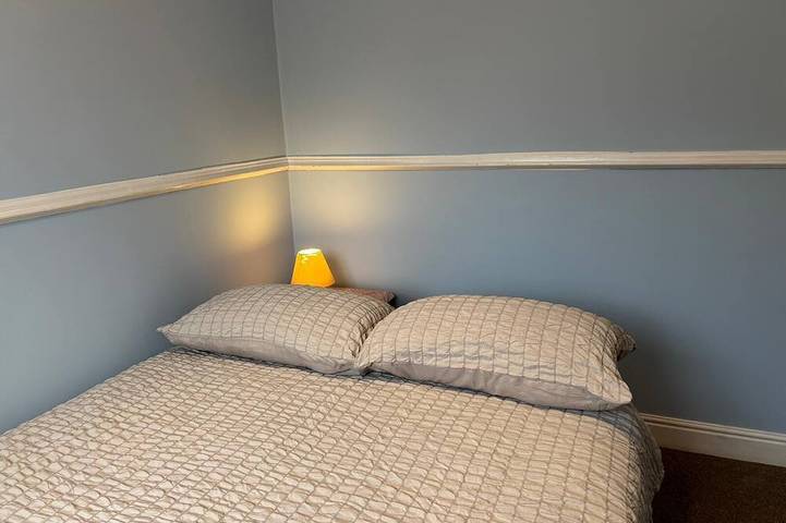 Budget Carlisle Home for 4 | Parking & Garden in Carlisle, Cumbria