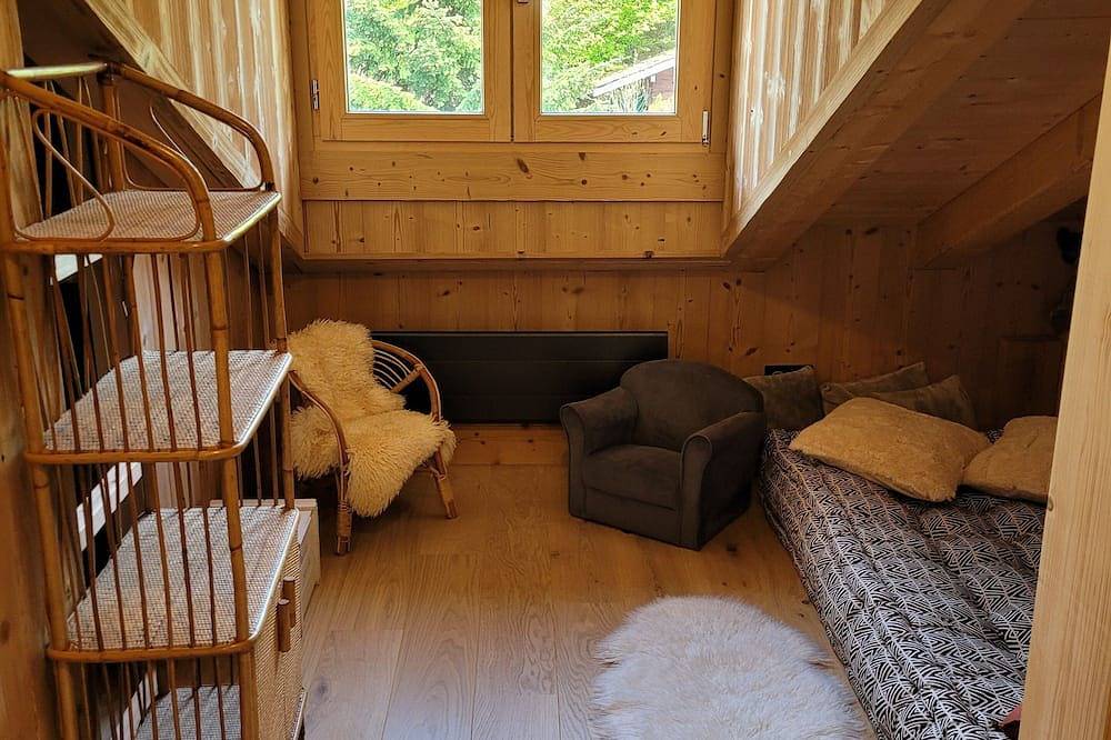 Apartamento entero, Gite in Residential Chalet :Ski/Mountain/Discovery Haute Savoie /6 pers in Marignier, Region Bonneville