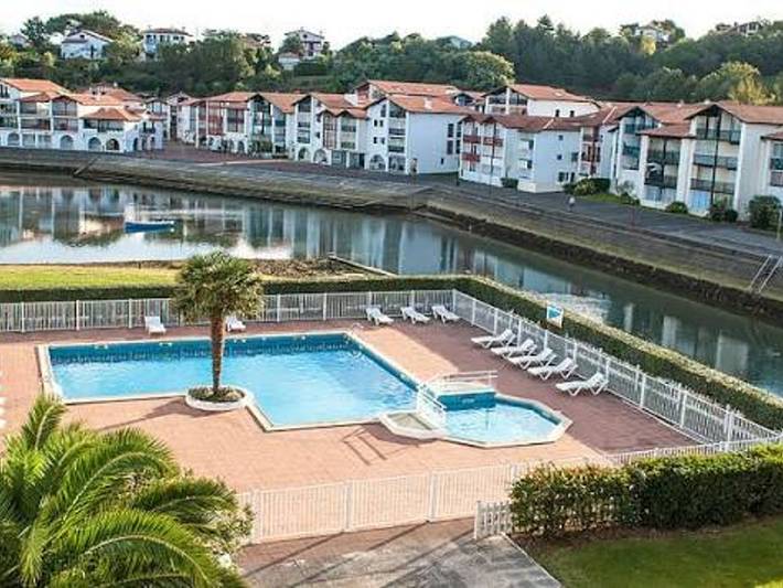 Appartement de vacances pour 4 personnes, avec Balcon ainsi que Terrasse et Piscine
