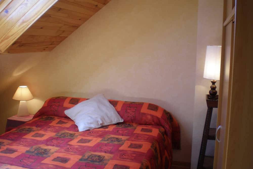 Gîte classé 2 étoiles avec vue panoramique sur les monts du Morvan . in Anost, Région d'Autun