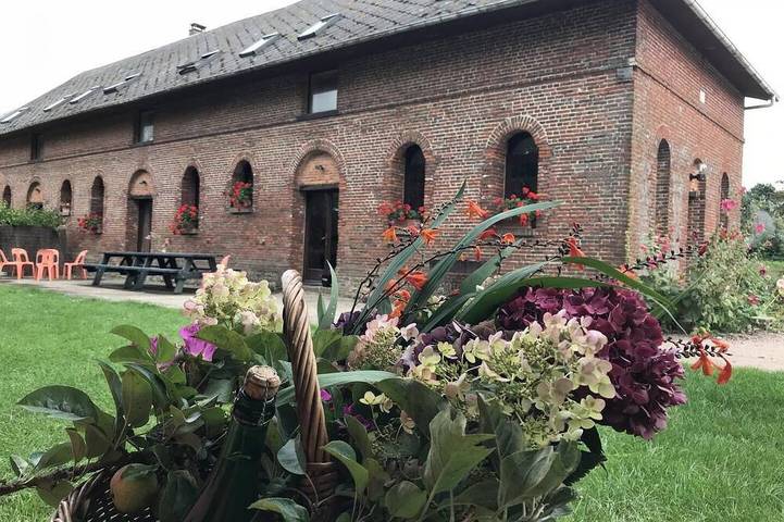 Location de vacances pour 15 personnes, avec jardin à Bréauté