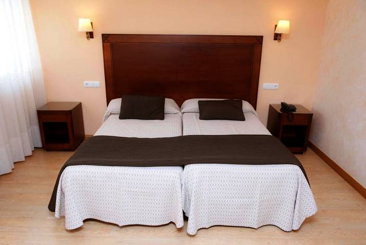Hôtel pour 2 personnes, avec Jacuzzi à Tardajos