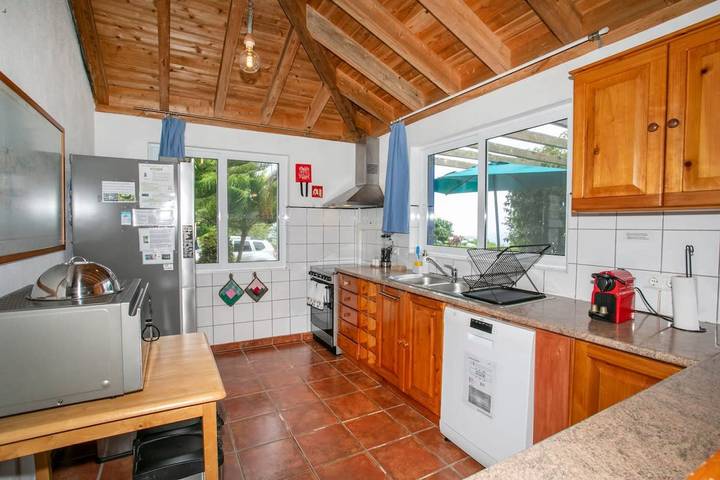 Location de vacances pour 6 personnes, avec jardin, adapté aux familles dans São Miguel - 4