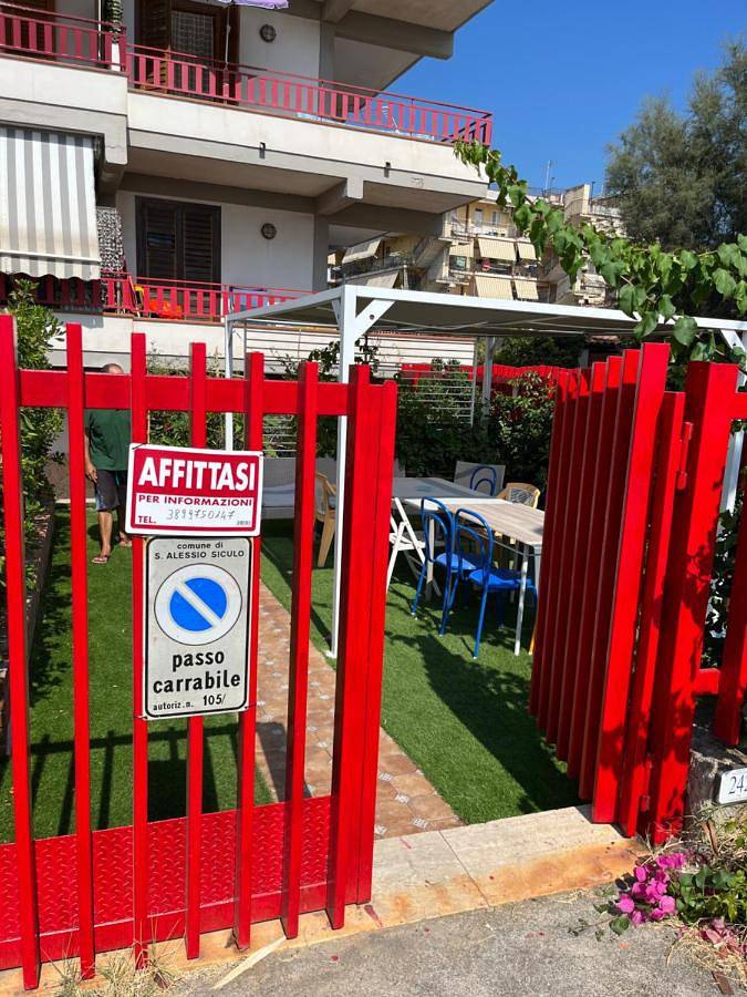 Casa vacanza per 4 persone, con Terrazza e Panorama a Sant'Alessio Siculo