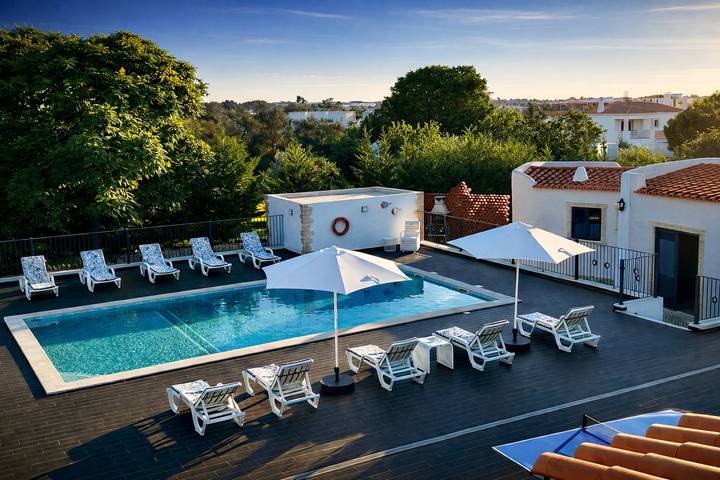 Villa für 13 Personen, mit Garten und Terrasse