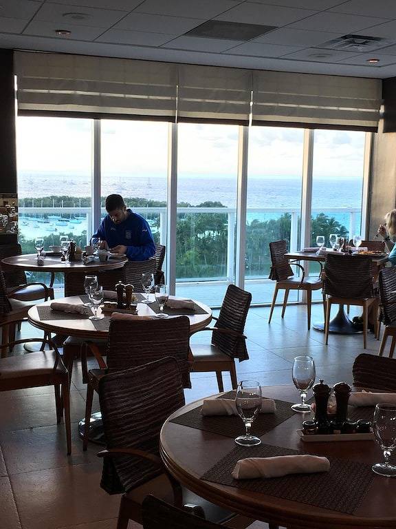 Ganze Wohnung, Luxuriöses Studio mit Kingsize-Bett und privatem Balkon mit Meerblick - historischer Kokosnusshain! in Miami, Biscayne National Park