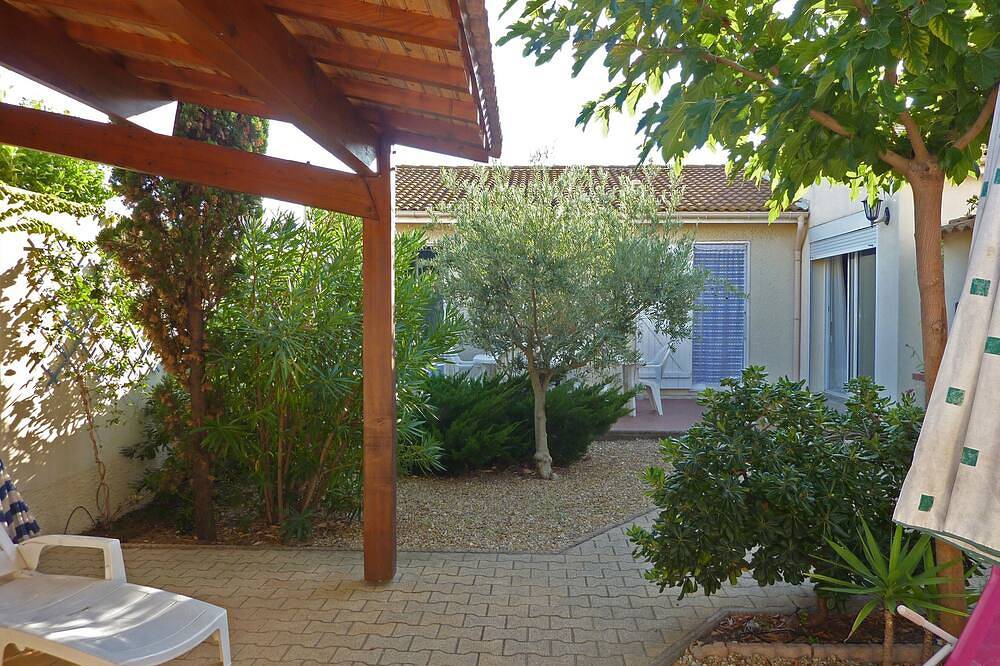 Very quiet, 437 yards away from a large sandy beach in Valras-Plage, Côte d'Améthyste