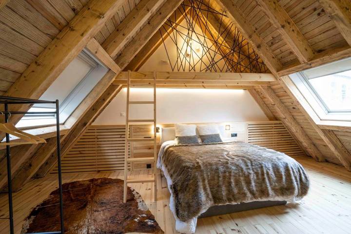 Gîte pour 7 personnes, avec sauna ainsi que terrasse et vue dans Tredós