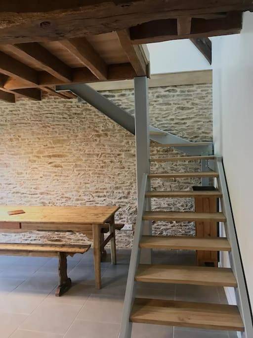 Two-Bedroom House in Saint-Marien, Région de Guéret