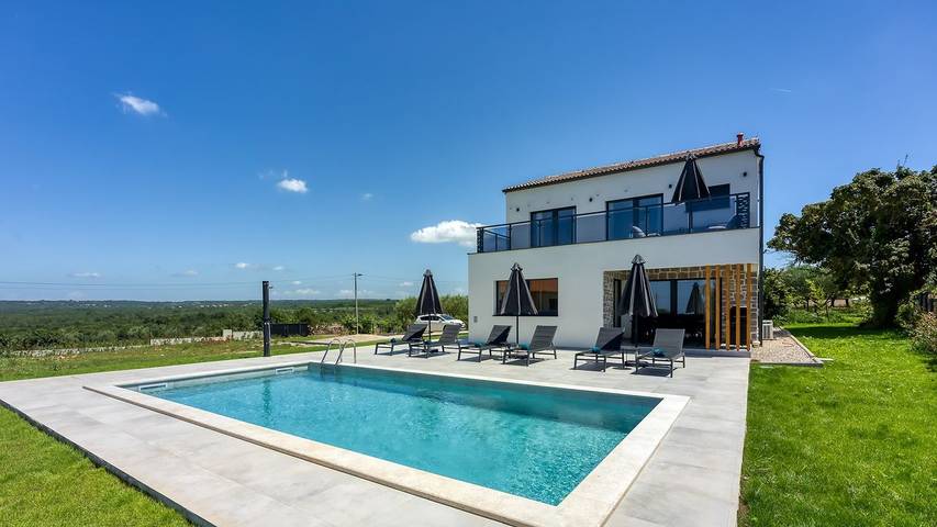 Villa pour 8 personnes, avec piscine et jardin à Selina