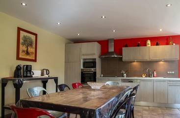 Gîte pour 6 Personnes dans La Fage-Saint-Julien, L'Aubrac, Photo 2