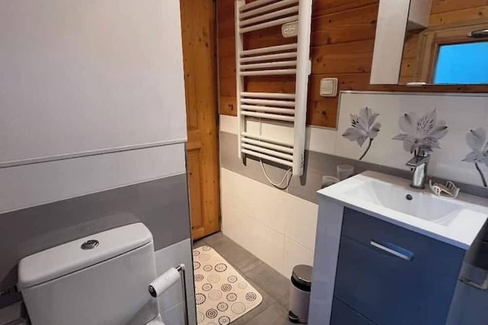 Charmant chalet en bois dans un endroit calme in Aix-les-Bains, Région de Chambéry