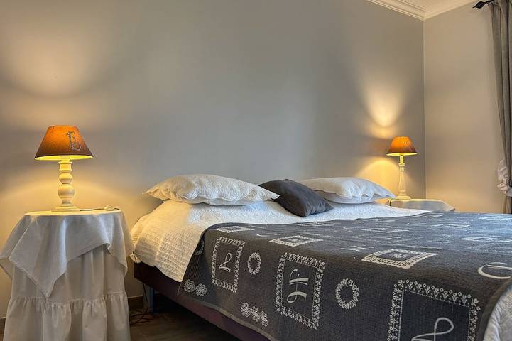 Gîte pour 6 personnes, avec jardin à Boyer - 3