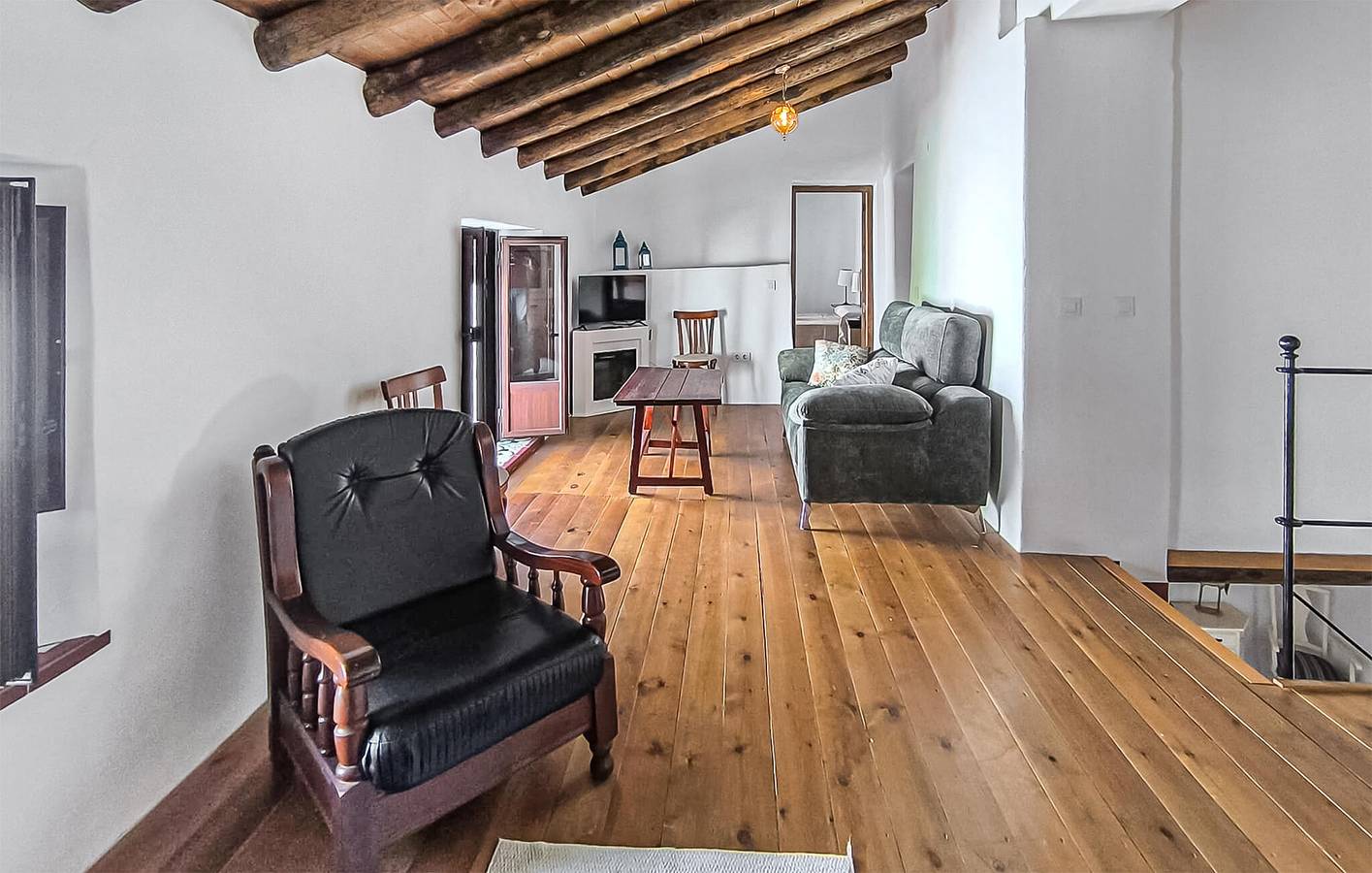 Gemütliche Wohnung mit Pool und Kamin – 400 m zum Stadtzentrum in Castilblanco de los Arroyos, Sevilla Provinz