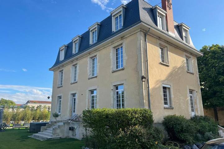 Location de vacances pour 17 personnes, avec jardin et jacuzzi dans Cernay-lès-Reims