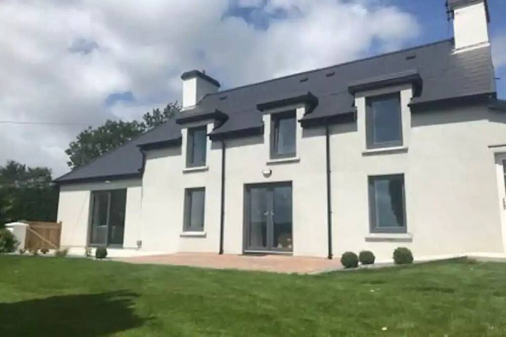 Quiet country house, adjacent to a working dairy farm in County Cork