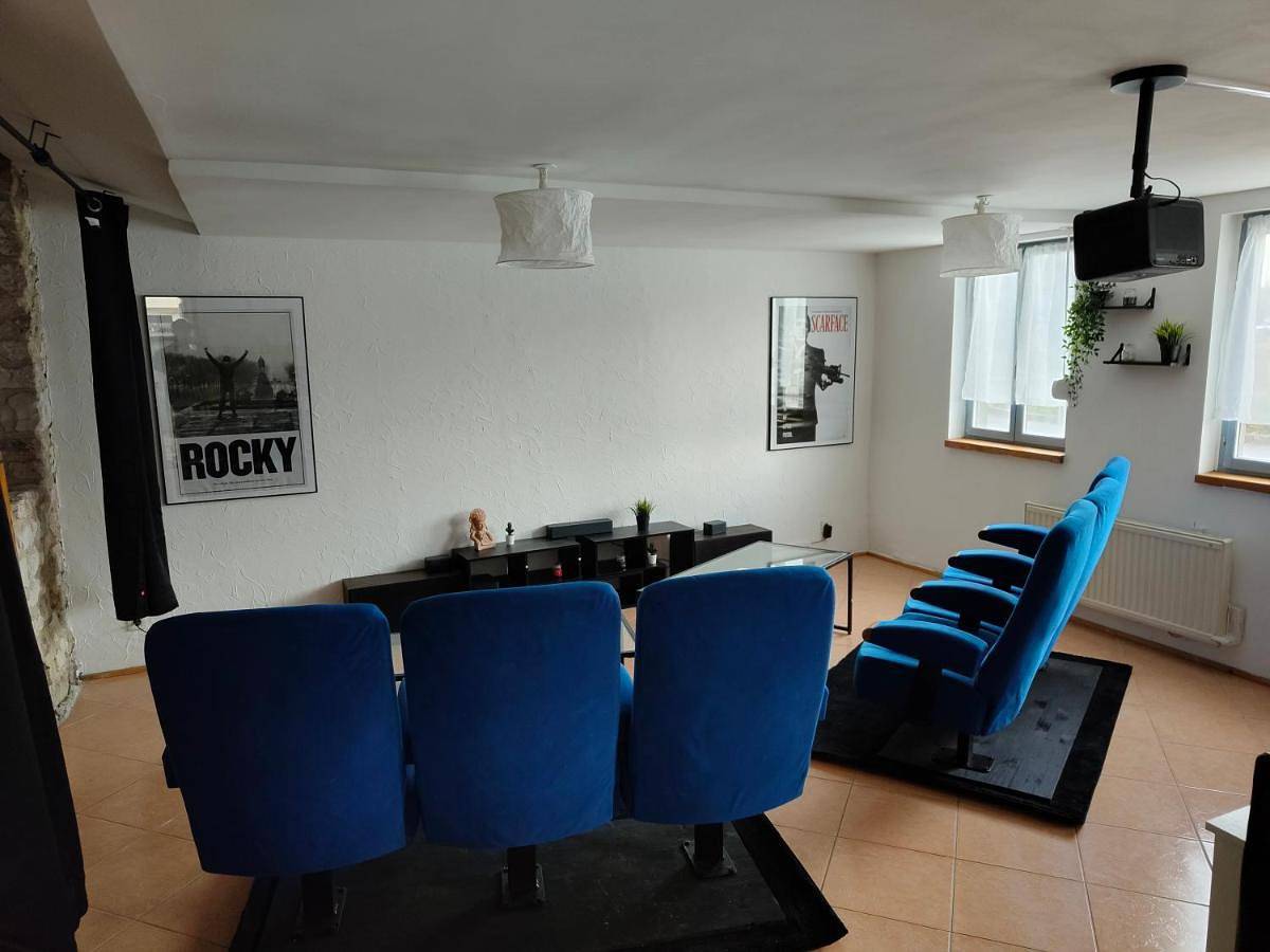 Appartement entier, Two-Bedroom Apartment in Pont-de-l'Arche, Région de Les Andelys