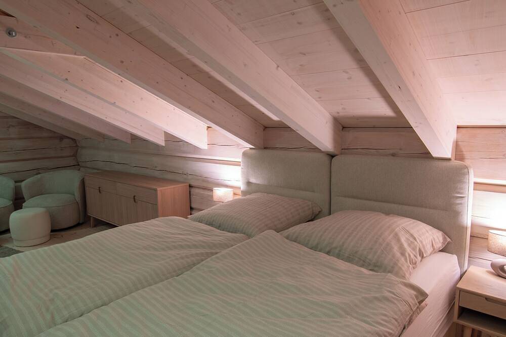 Sommarbukt - \"Tind\" Aurora Hideaway | Premium Fjord Lodge in Tromso