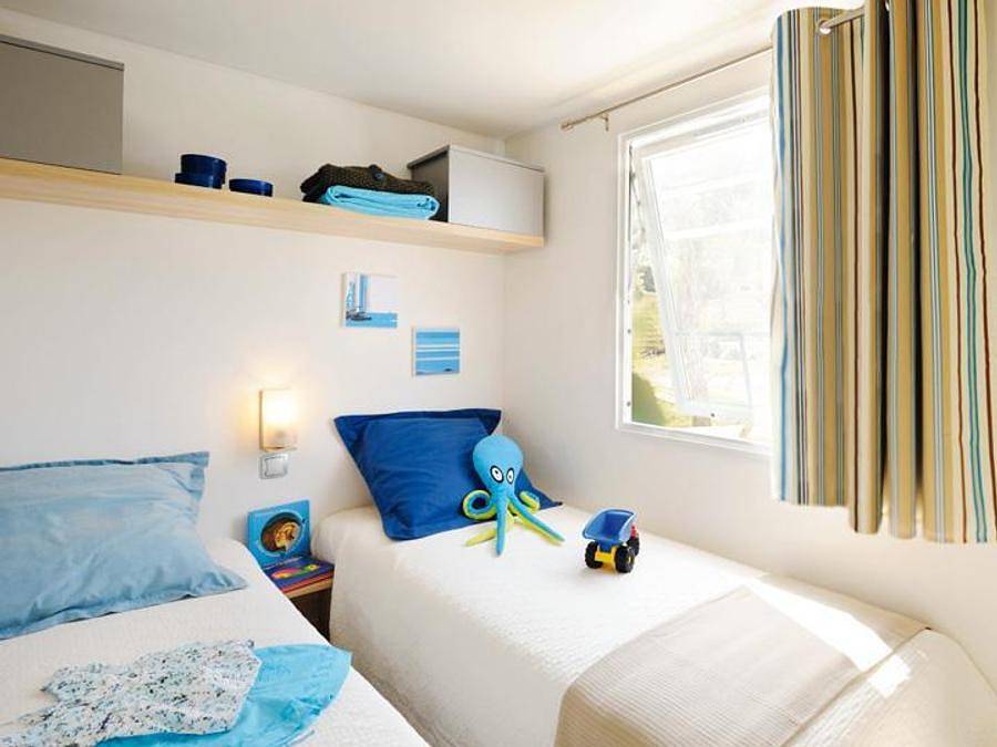 Flower Camping Les Ondines - Mobilhome 6 personnes - Standard 31m² 3 chambres dont terrasse semi-couverte 7m² + Tv in Souillac, Lot