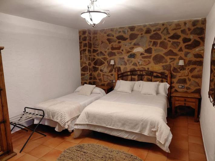 Hotel para 2 personas, con terraza y vistas, Se admiten mascotas en Las Villuercas